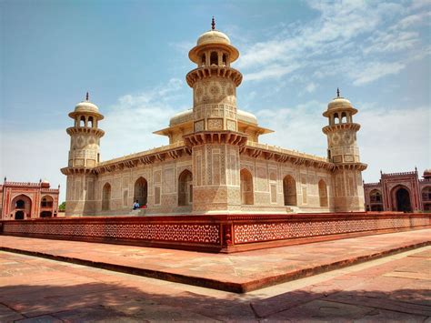 12 Must-See Historical Places In India To Visit in 2026