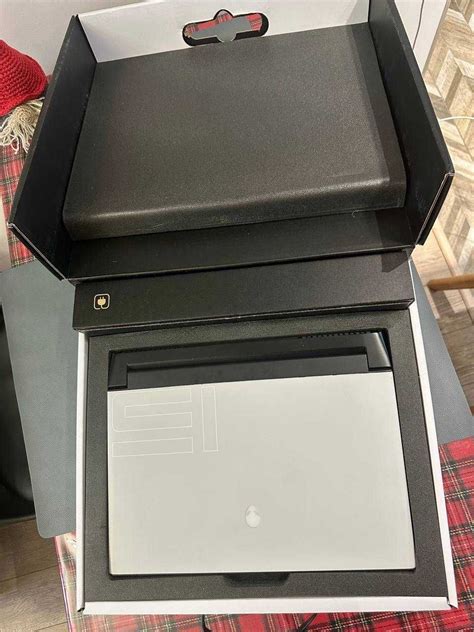 Alienware M15 R4 15.6 的图像结果