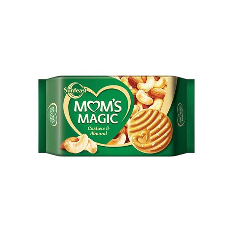 Sunfeast Moms Magic Cashews & Almond