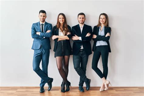 Business People Divided by Wall 的图像结果