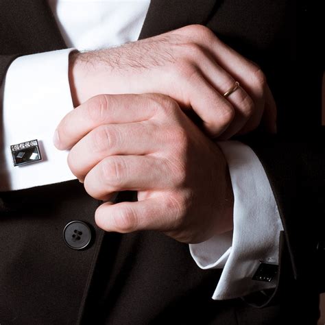 Oudh Eau De Parfum For Men - #BottledFresh – HVNLY