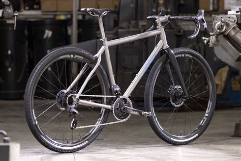 Moots routt 45 titanium gravel bike engineered for versatility – Artofit