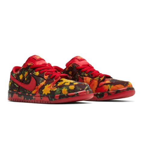 Nike SB Dunk Low The Wizard of Oz Poppy Field