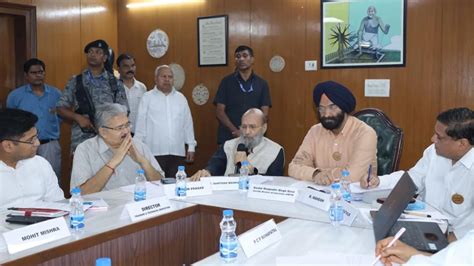 Sirsa leads stakeholder dialogue to revive Delhi's village industries