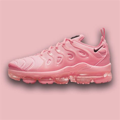 pink vapormax womens