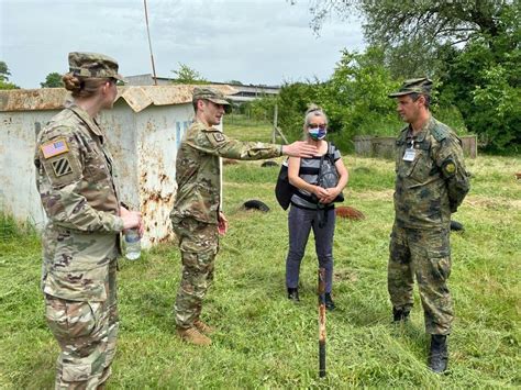 U.S. Army Reserve, Bulgarian troops share CBRN skills | Article | The ...