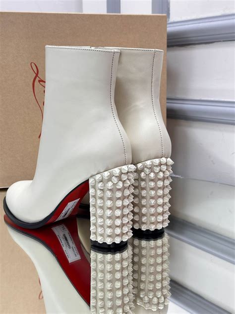 christian louboutin ayakkabi 10 cm krem topuklari zimba detayli