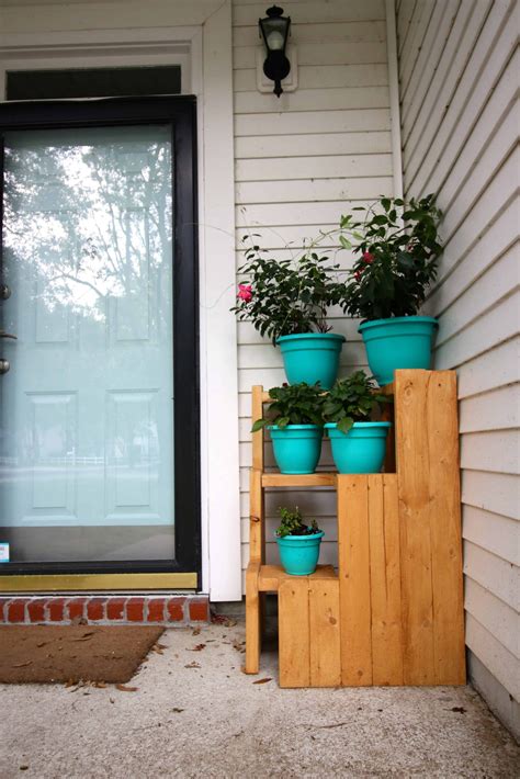 17 DIY Outdoor Plant Stand Ideas