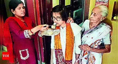 Girl with 'iron will' overcomes book handicap, triumphs without tuition ...