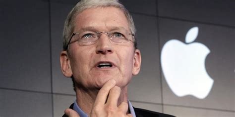 苹果CEO库克：招聘将会很谨慎 制造产品需要员工回归_手机新浪网