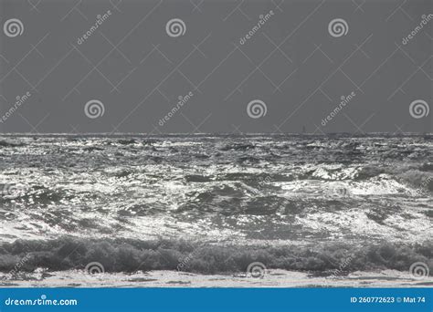 早上在海滩 库存图片. 图片 包括有 æµ·å²›, æ²™å­ , æµ·è¿ , å±•æœ›æœÿ - 260772623