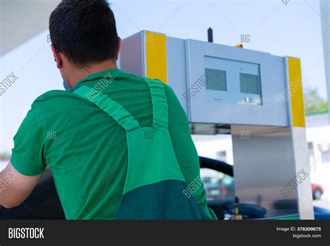 Gas Station Employee Image & Photo (Free Trial) | Bigstock