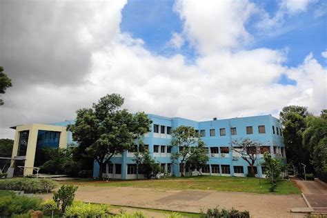 KLE Technological University Hubli Campus: Photos, Virtual Tour