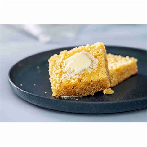 Bob’s Red Mill Golden Cornbread Baking Mix – 13 oz - Salsa Express