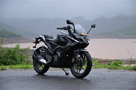 Bajaj Pulsar RS200 Expert Reviews, Road Tests & First Drive Impressions | Autocar India