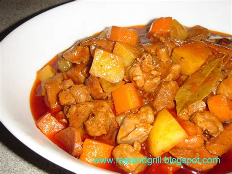 Reel and Grill: Filipino Menudo Recipe (Pork & Liver Stewed with Potato ...