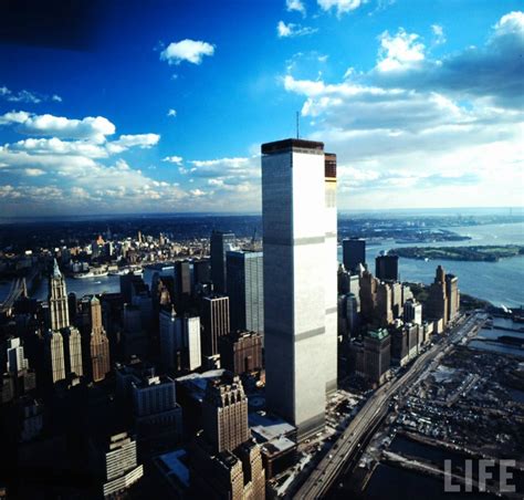 老照片 1971年美国纽约世贸中心双子塔 那时候还没竣工 - 哔哩哔哩
