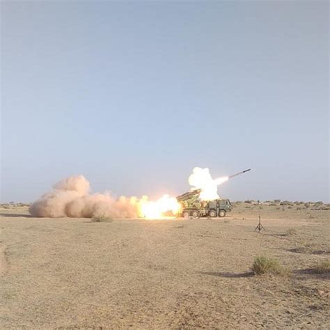 पिनाका मिसाइल सिस्टम के नए वर्जन का सफल परीक्षण, लक्ष्य पर साधा सटीक ...