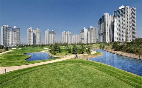 Sporting Gets Luxurious At The Pinewoods Golf Club Located In Hinjewadi ...