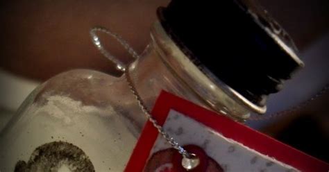 Using Embossing Powder On Glass 的图像结果