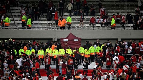 River Plate game suspended after fan falls and dies - ESPN
