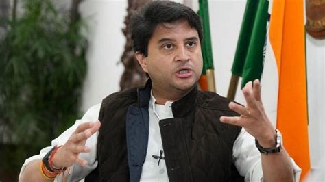 Flight chaos management: യാത്രക്കാരുടെ പ്രതിസന്ധി മറികടക്കാ ...