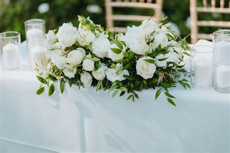 Wedding table florals | Beachweddingtips.com