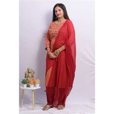 Hanika Embroidered Suit Set – Sacche Dhaage Fashion