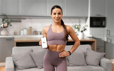 Wall Crunches: A Simple Guide To On How To Do Them - BetterMe