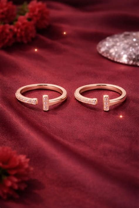 Toe Rings – White Velvet