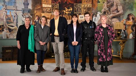 Assistir Beyond Paradise Online - QueroTV