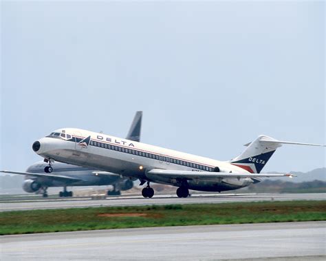 McDonnell Douglas DC-9-10/20/30, pictures, technical data, history ...