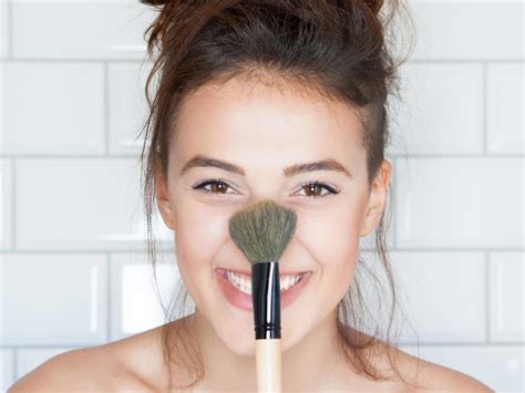 मेकअप के विभिन्न सामान के नाम, फोटो सहित - DusBus