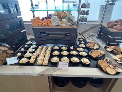 Report: Plaza Premium Lounge, Orlando Airport Terminal 3 - View from ...