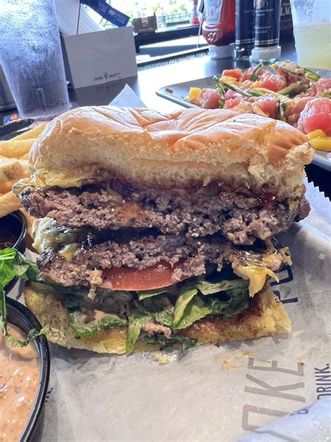 PopStroke – Tampa/Wesley Chapel / Smash Burger - Burger Reviews