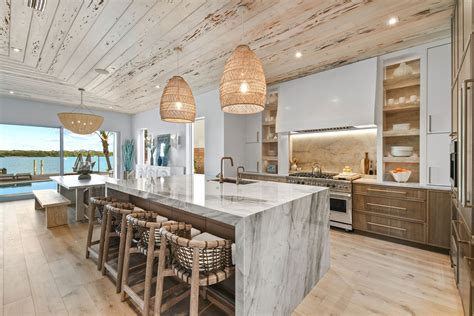 Modern Beach House Kitchen