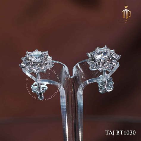 Bông Tai Kim Cương Nhân Tạo Vàng Trắng Cao Cấp TAJ BT1030