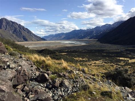 Blue Lakes and Tasman Glacier walks (Aoraki Mount Cook National Park ...