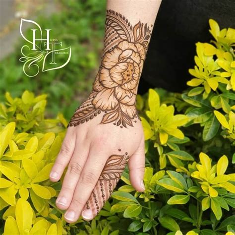 90+ Lotus Mehndi Designs for Front and Back hand and Feet
