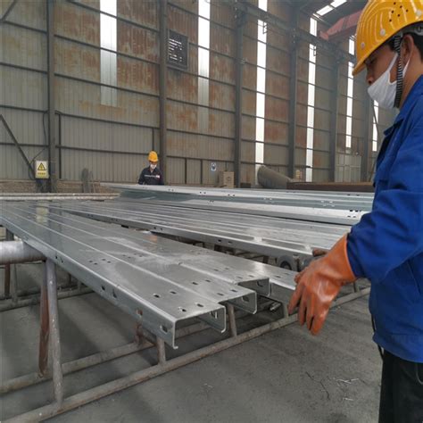 钢构公司加工厂优化管理稳产增产再上台阶_合肥水泥研究设计院有限公司