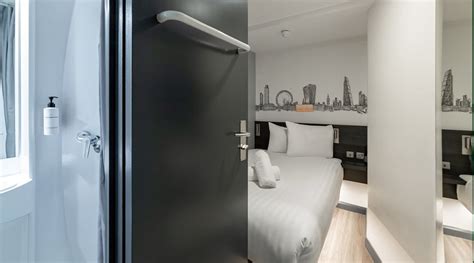 EASYHOTEL LONDON VICTORIA - Hotel Reviews, Photos, Rate Comparison ...