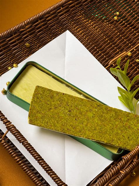 Pistachio Brittle – How Sweet Bakery