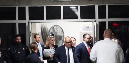 Trump guanya temps per anul·lar el seu cas a Nova York