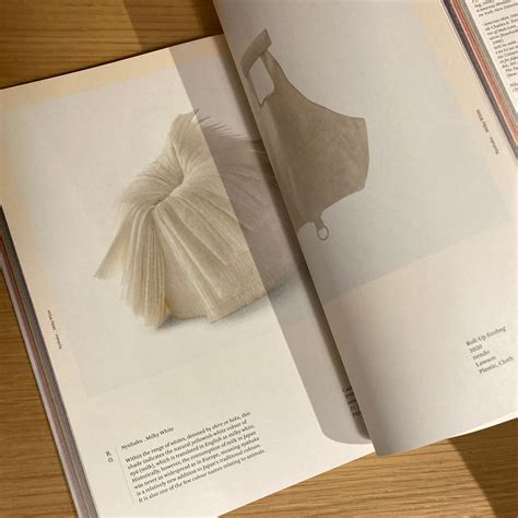 iro: The Essence of Colour in Japanese Design / Rossella Menegazzo | 百年
