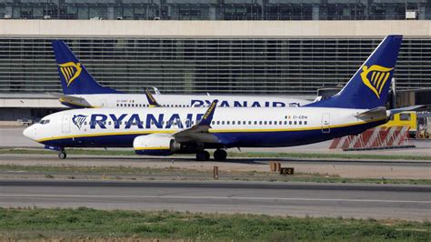 Ryanair scraps loyalty program after losing nearly 2 million euros in ...