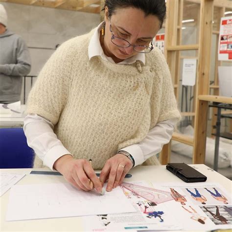 Creative Pattern Cutting Promotion Ideas 的图像结果