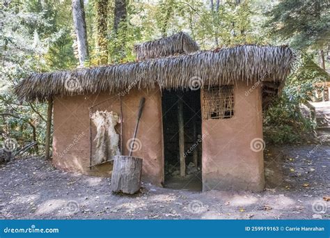 Traditional Cherokee Home with Thatched Roof: Oconaluftee Indian ...