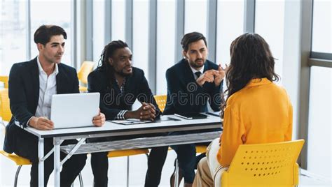 Interview Portrait 的图像结果