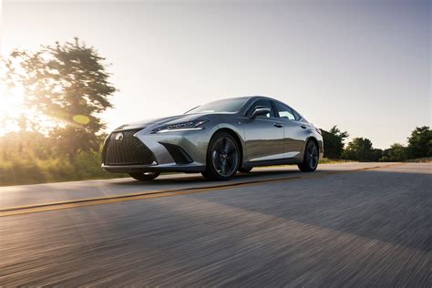 2021 Lexus ES Revealed with AWD and Black Line Edition - autoevolution