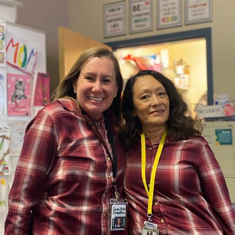 Seven Oaks Elementary School | The best way to spread cheer is singing ...